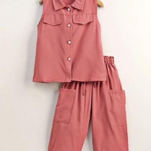 Trendy Purple Co-Ord Set – Stylish Sleeveless Top with Cargo Pants