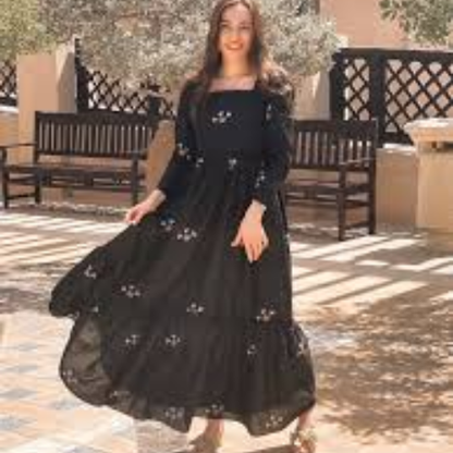 Elegant Black Chiffon Maxi – Simple & Graceful Evening Wear