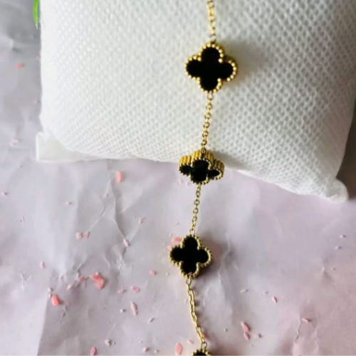 Elegant Black Bracelet – Minimal & Stylish Everyday Accessory