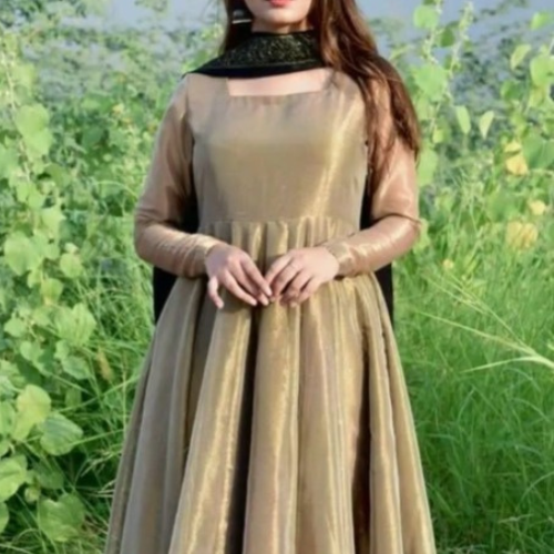 Elegant silk Maxi Dress – Full Flare Light & Graceful Outfit