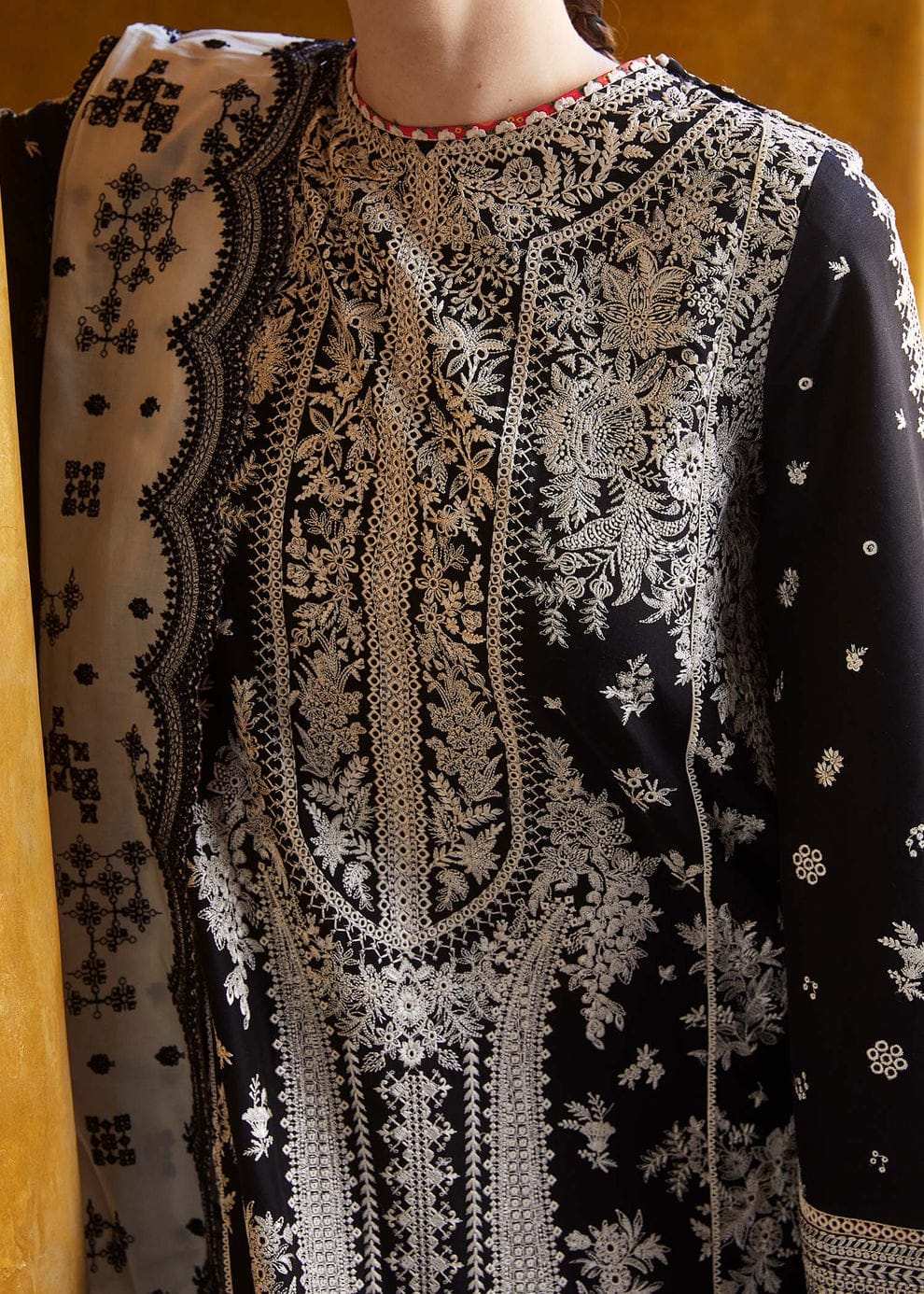 Regal Embroidered Lawn Ensemble – summer collection