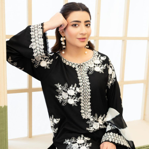 Black Embroidered Suit with White Floral Design & Chiffon Dupatta – Elegant Statement wear
